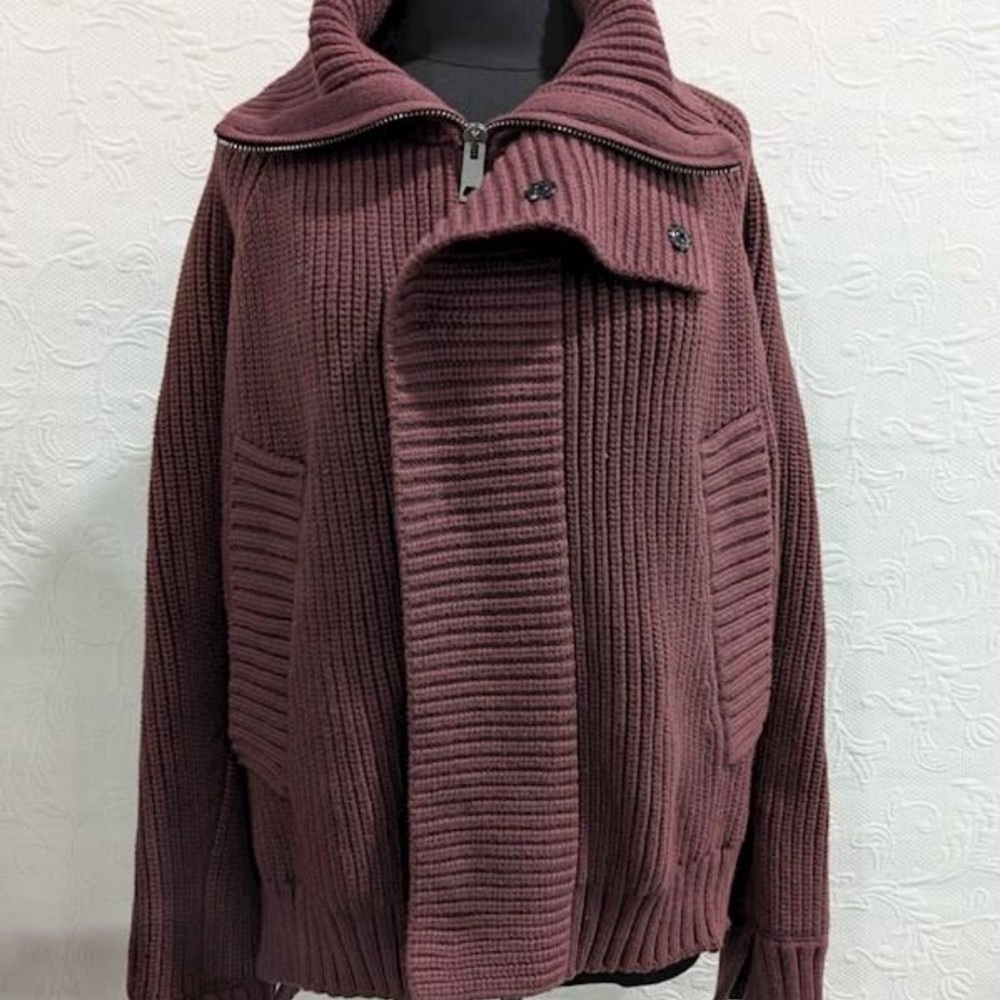 Burberry Women's Burgundy Ribbed Cardigan